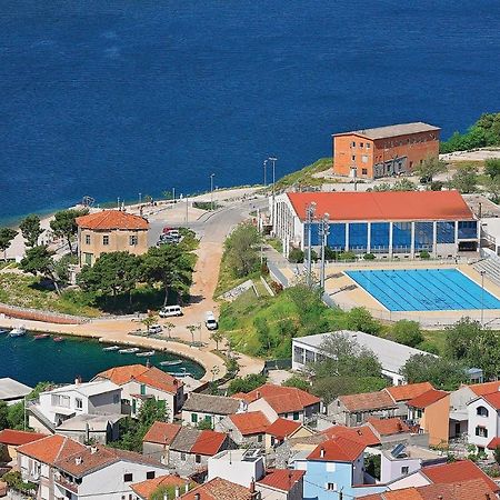 Cozy Apartment In Brodarica With Wifi Екстер'єр фото