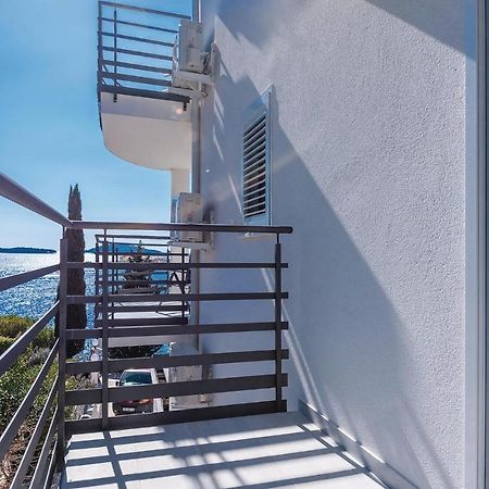 Cozy Apartment In Brodarica With Wifi Екстер'єр фото