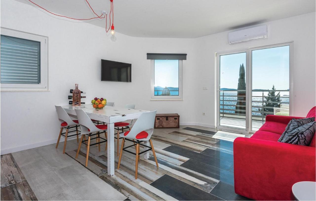 Cozy Apartment In Brodarica With Wifi Екстер'єр фото