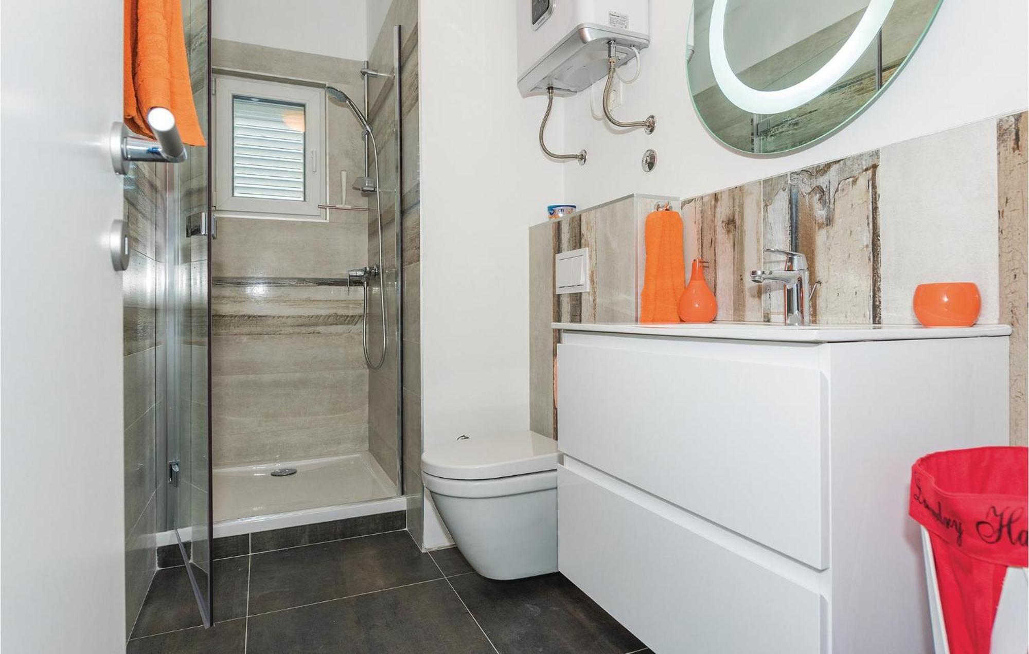 Cozy Apartment In Brodarica With Wifi Екстер'єр фото